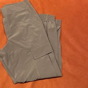 EUC Athleta utility jogger size 8, 28”